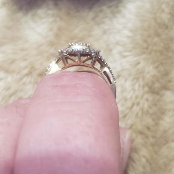 Gold ring - Picture 3 of 5